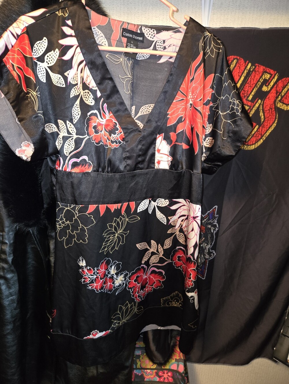 Coco & Carmen Black Floral Satin Tunic